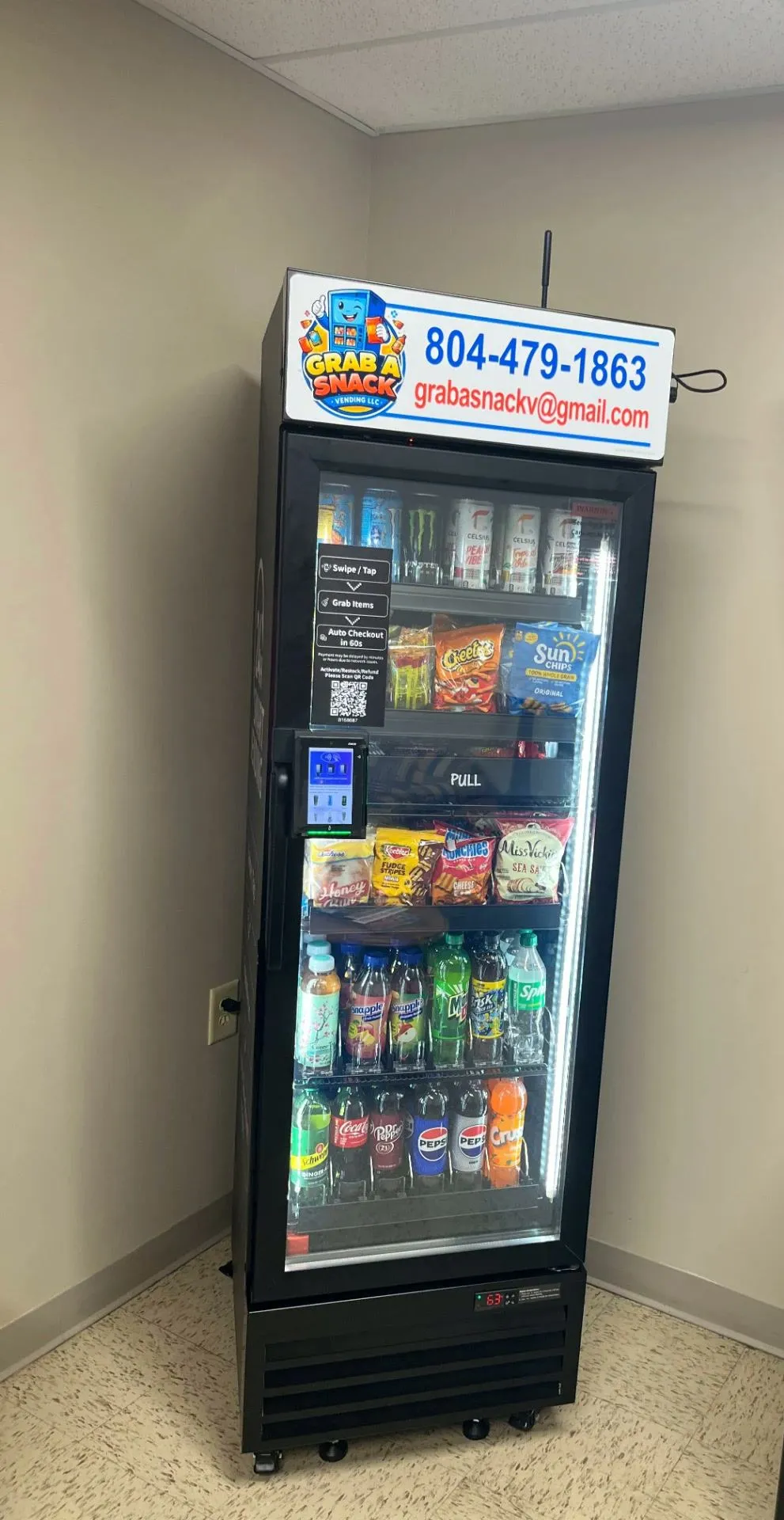AI smart cooler with grab-and-go refrigerated products